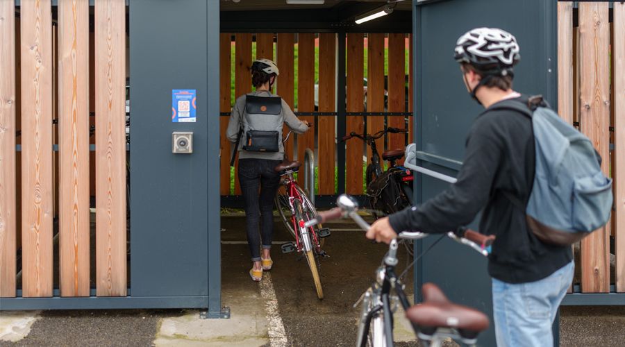 Enquête Alvéole Plus : ce que les cyclistes attendent de leur stationnement vélo alvéole plus